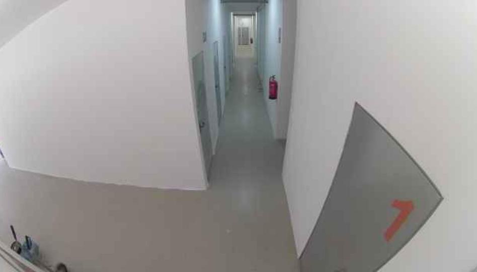 Box room to rent in Calle Clemencia Hardisson, 2, Gracia, Santa Cruz de Tenerife - image 1 Photo 1 of Box room to rent in Calle Clemencia Hardisson, 2, Gracia, Santa Cruz de Tenerife