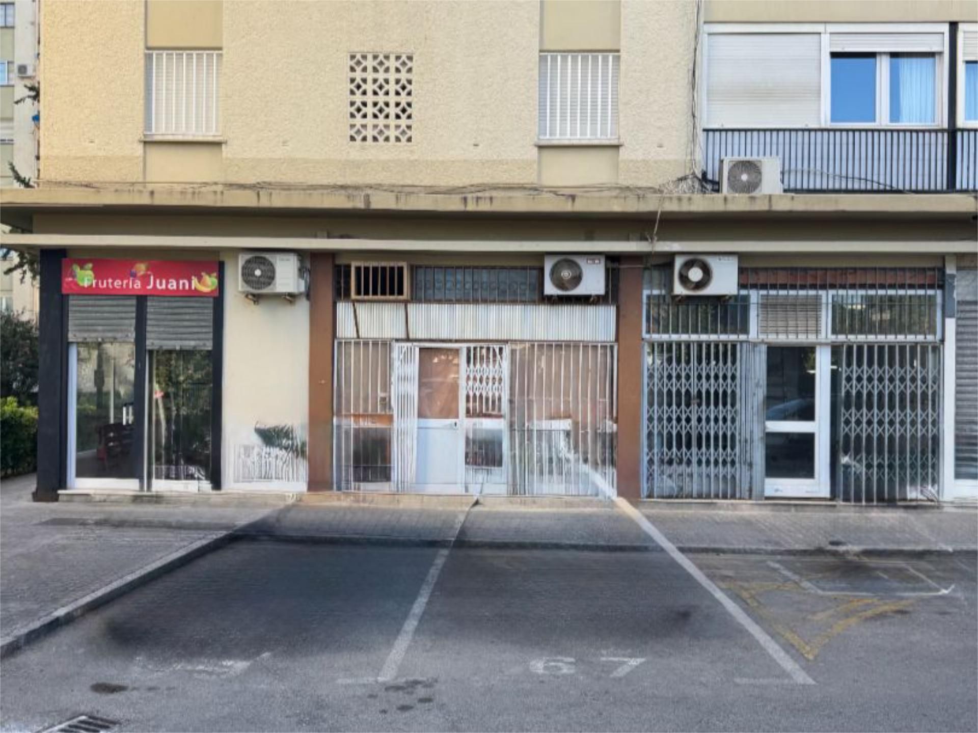 Premises for sale in Plaza Parque de Capuchinos, 2, Divina Pastora - La Yeguada Exterior view of Premises for sale in Jerez de la Frontera with Air Conditioner