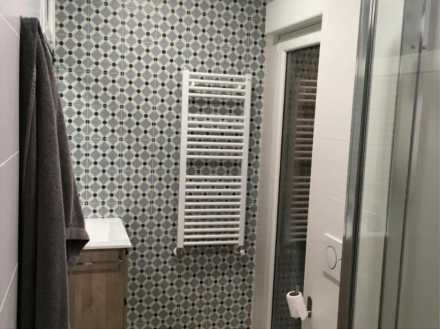 Flat for sale in Calle Mayor, 46, Casco Antiguo Bathroom of Flat for sale in Pamplona / Iruña with Balcony
