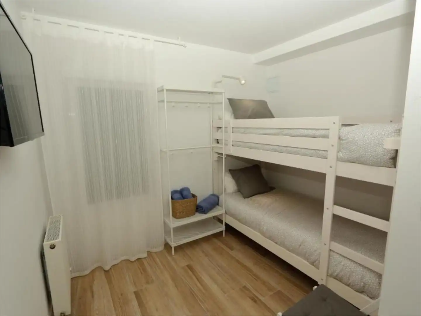 Flat for sale in Calle Mayor, 46, Casco Antiguo Bedroom of Flat for sale in Pamplona / Iruña with Balcony