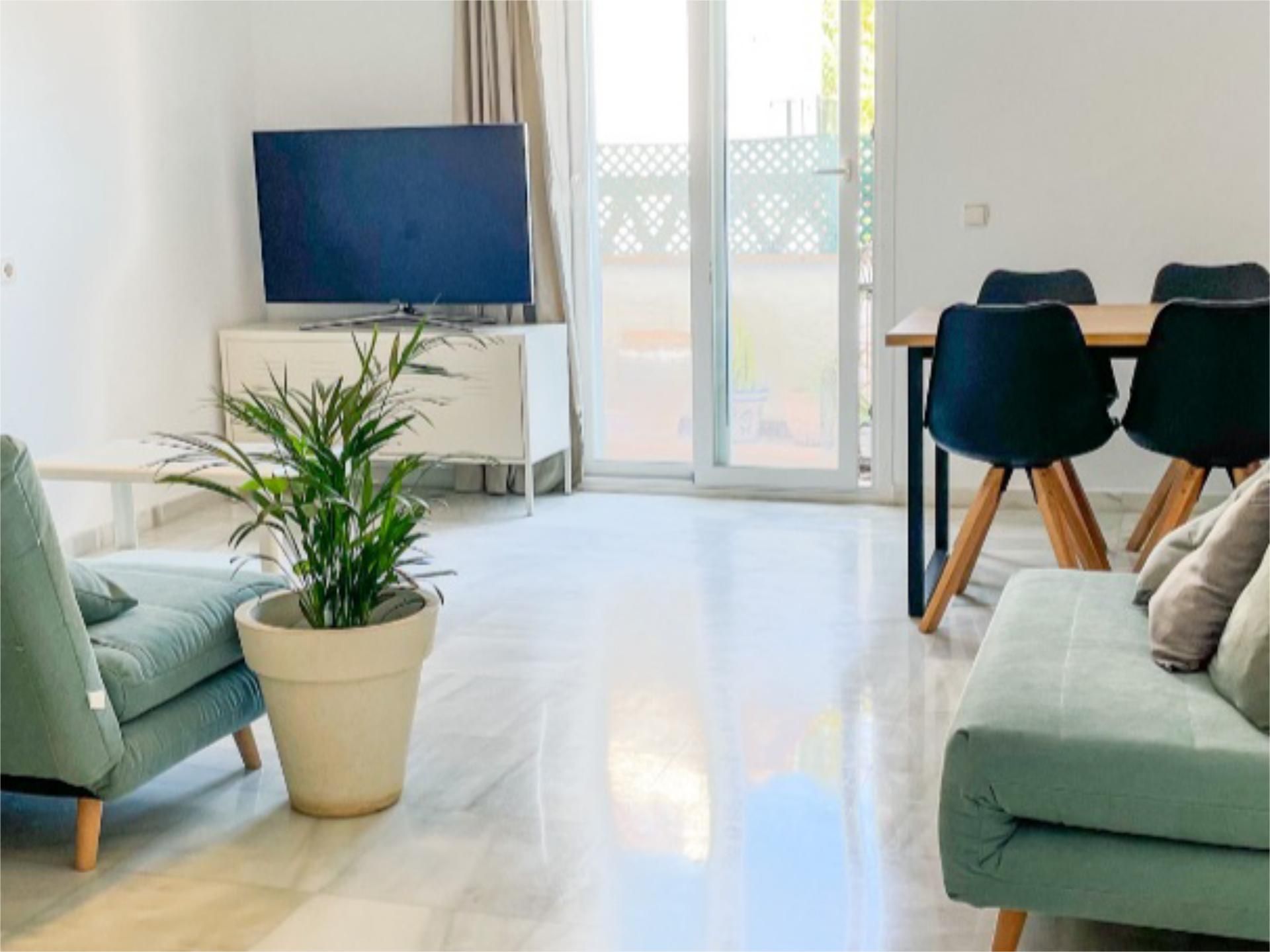 Sala d'estar de Pis de lloguer en Benalmádena amb Aire condicionat, Calefacció i Terrassa