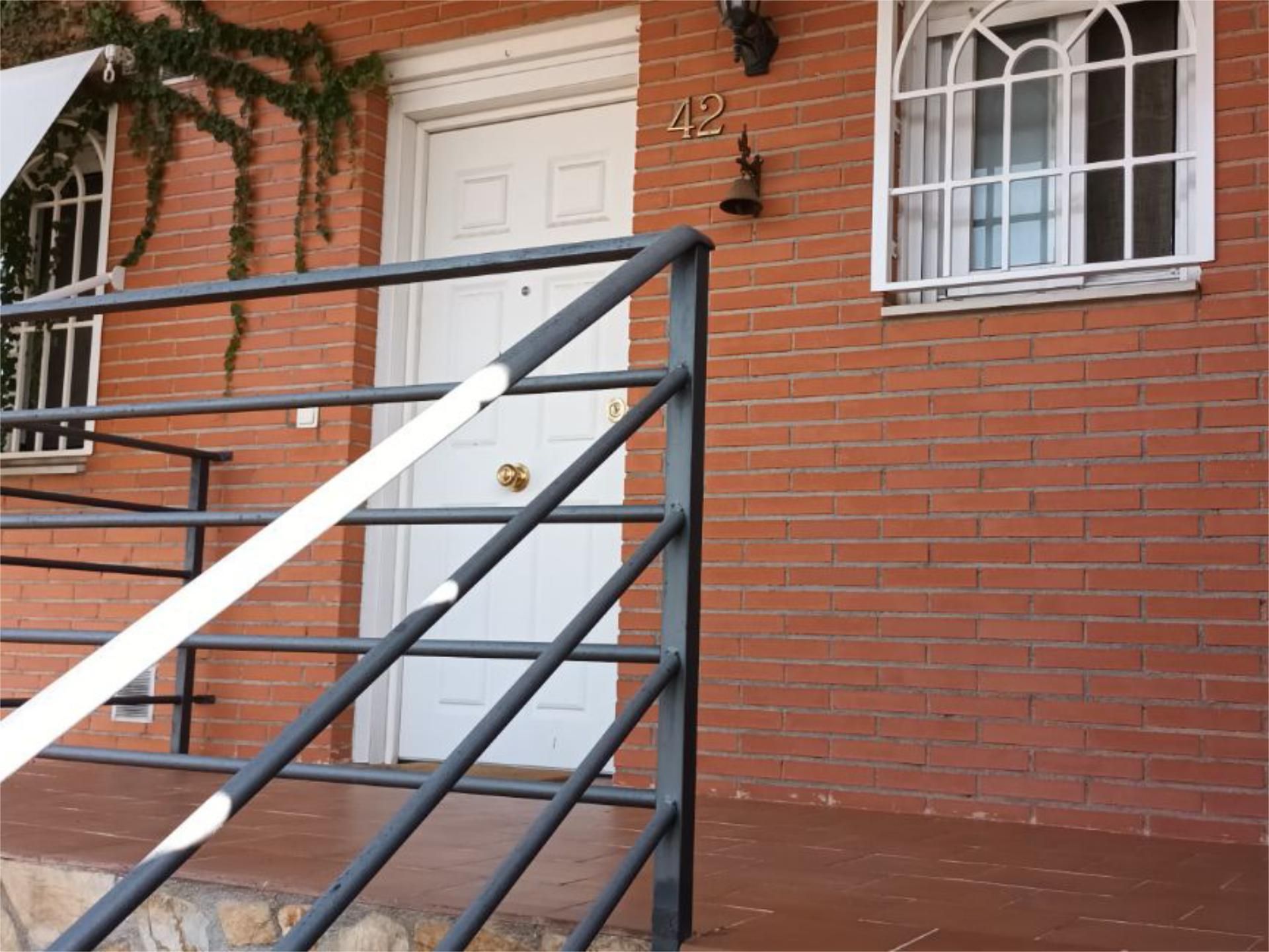 Exterior view of Flat for sale in Alovera  with Air Conditioner, Heating and Private garden