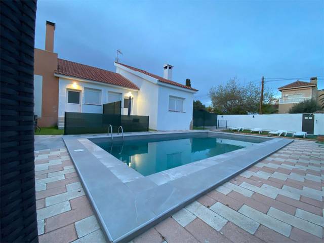 Piso en Alquiler en Carrer l'Orquídia, 5 en La Font - Mezquitas