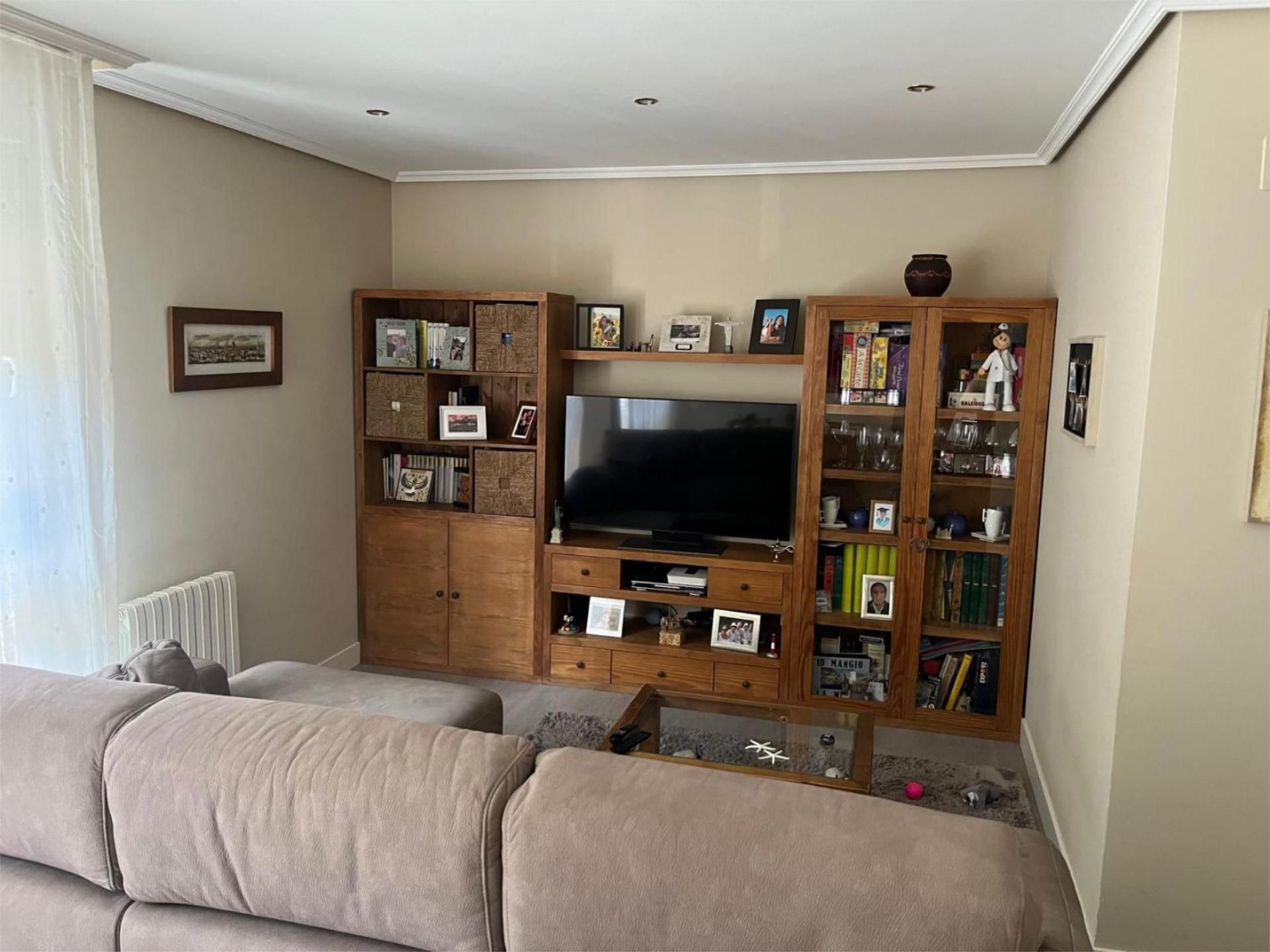 Living room of Flat for sale in Bilbao   with Heating, Furnished and Video intercom