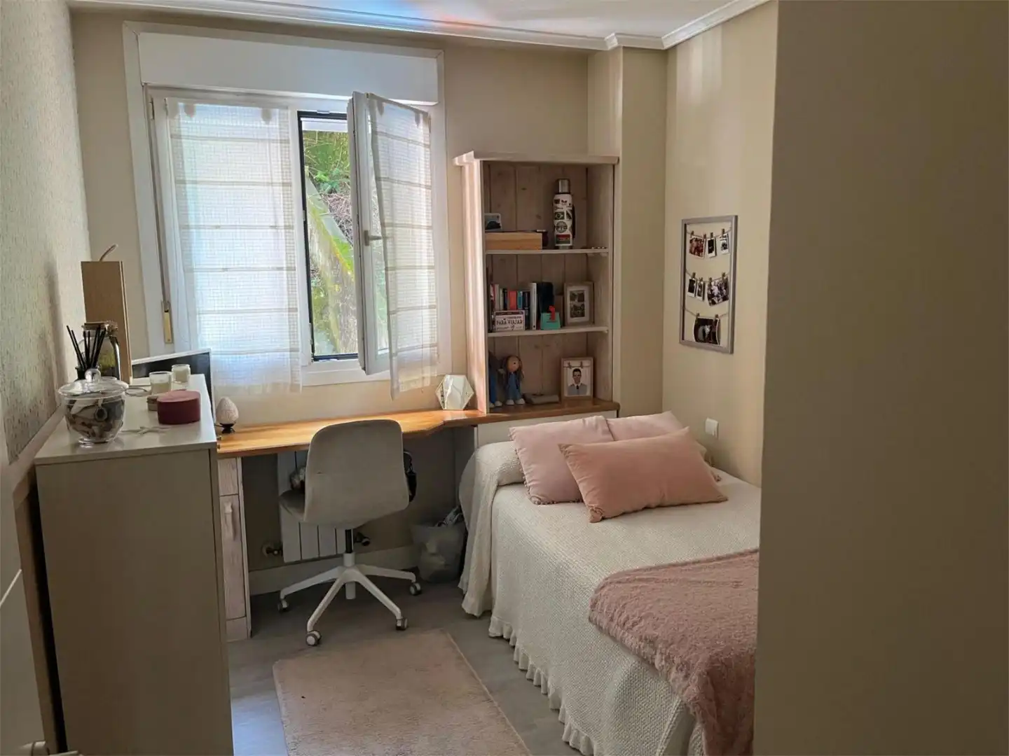 Bedroom of Flat for sale in Bilbao   with Heating, Furnished and Video intercom