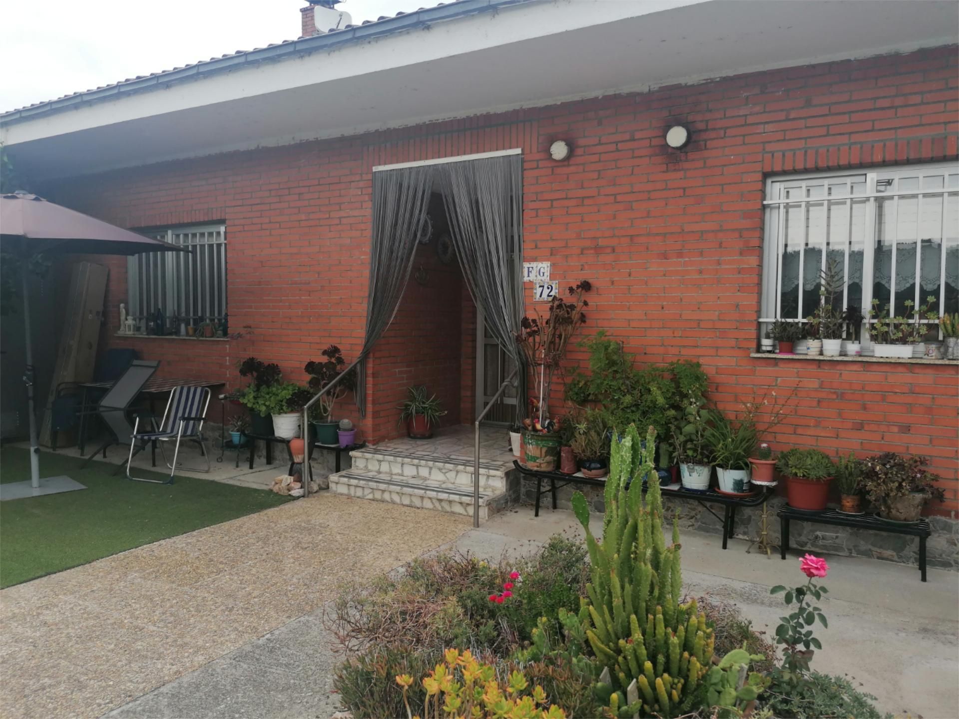 Exterior view of House or chalet for sale in Monterrei  with Terrace, Swimming Pool and Balcony