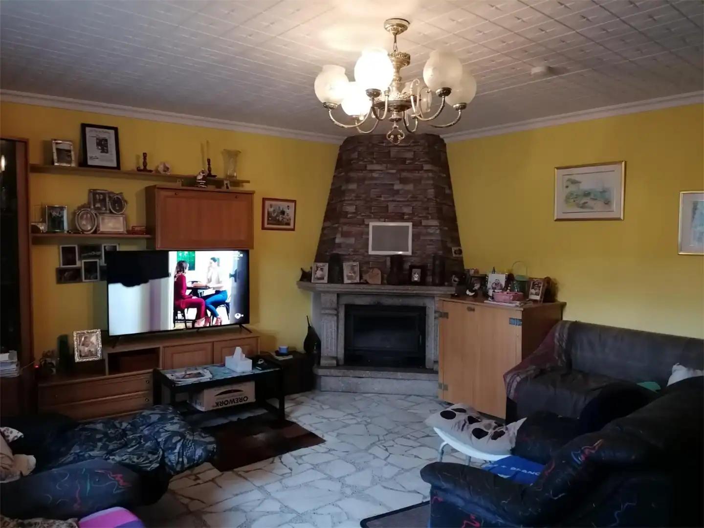 Casa o chalet en venta en Rúa Requeixo, 78, Monterrei Sala de estar de Casa o chalet en venta en Monterrei con Calefacción, Jardín privado y Terraza