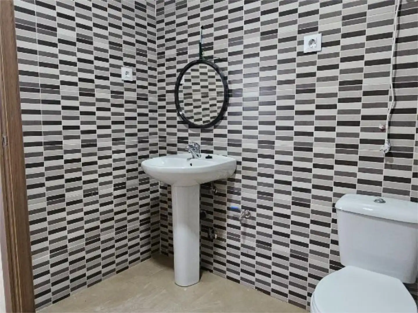 Commercial properties for rent in Travesía Talavera, 9, Cebolla Bathroom of Commercial properties for rent in Cebolla with Air Conditioner and Heating