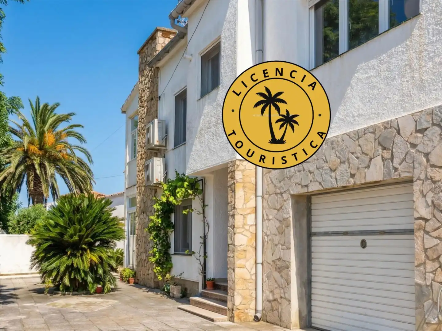 Exterior view of Flat for sale in Empuriabrava  with Air Conditioner, Terrace and Swimming Pool