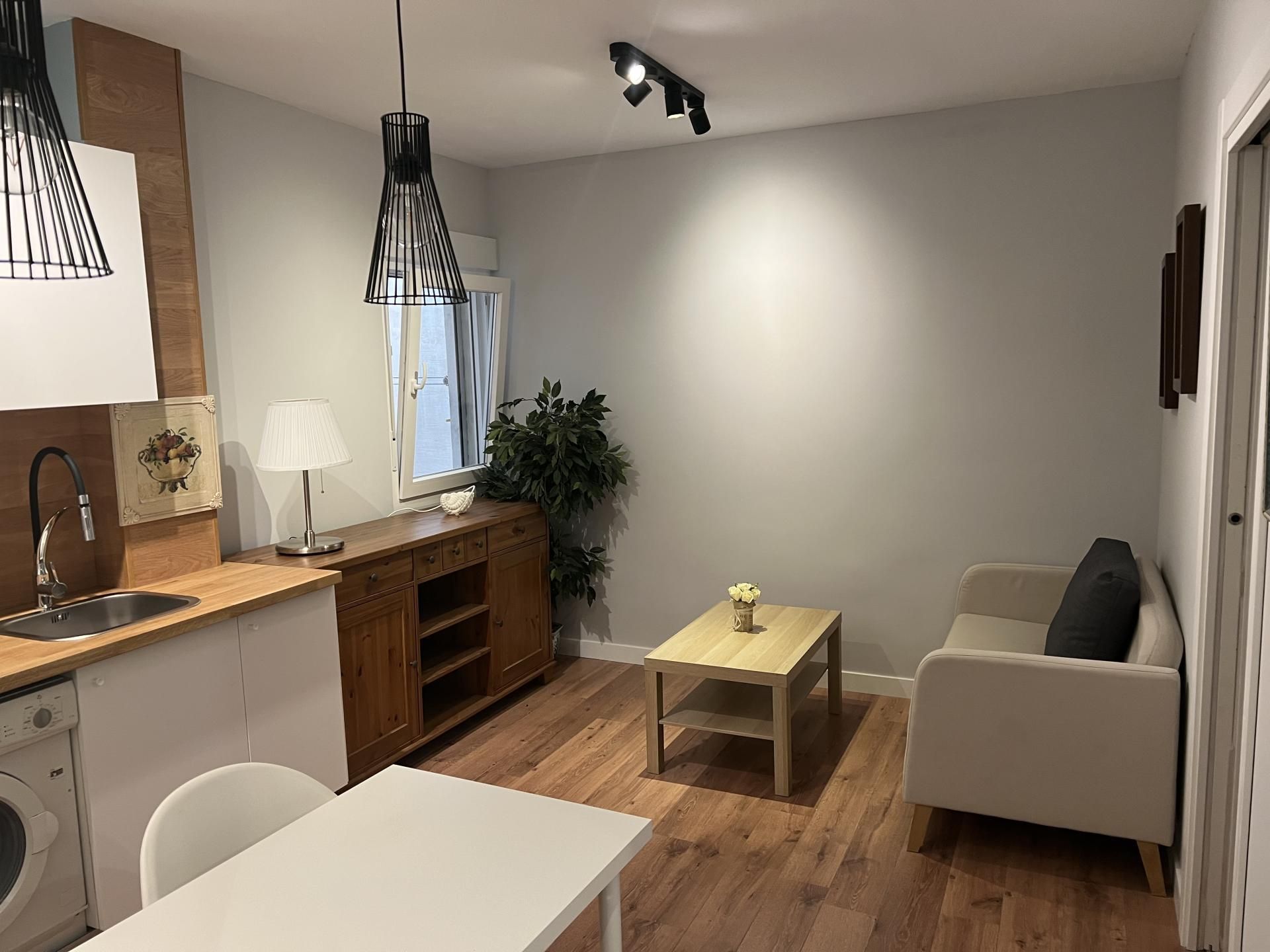Sala d'estar de Apartament de lloguer en Palencia Capital amb Calefacció, Parquet i Moblat