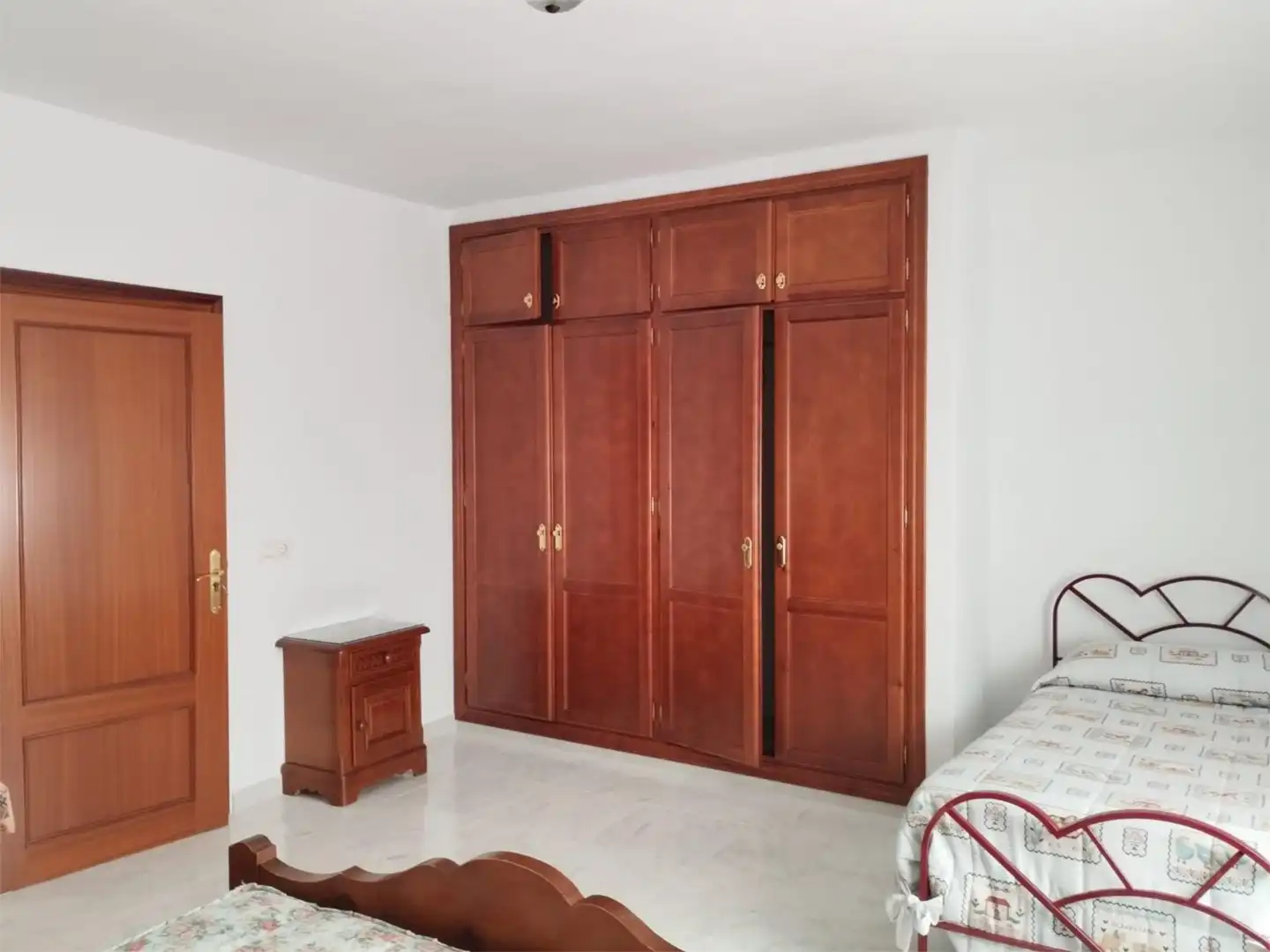 Casa adosada en venda a Calle Malaga, 19, Carratraca Dormitori de Casa adosada en venda en Carratraca amb Jardí privat, Terrassa i Traster