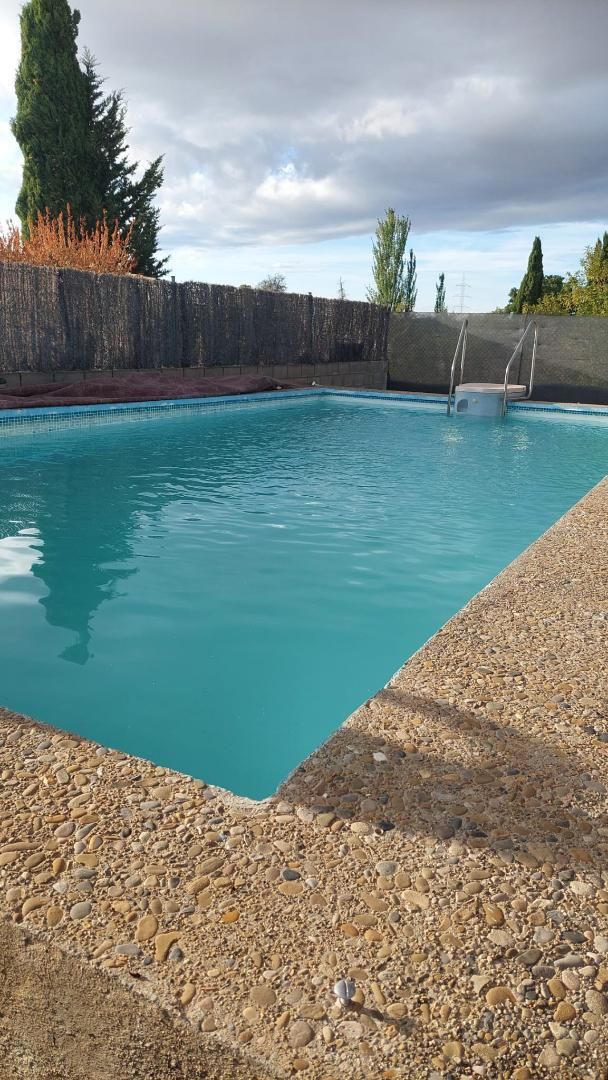 Piscina de Casa adosada en venta en  Zaragoza Capital con Aire acondicionado, Calefacción y Jardín privado