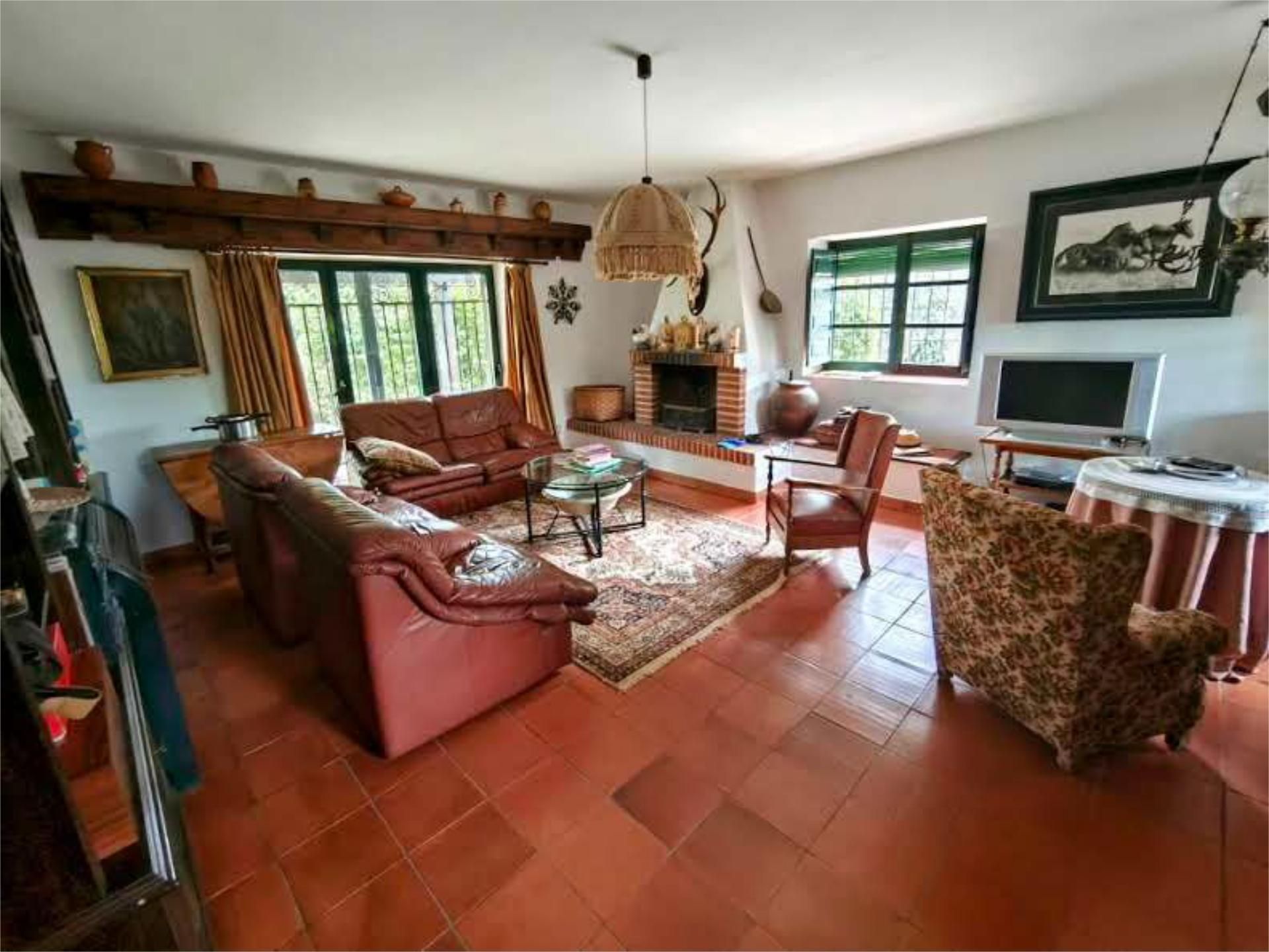 Living room of Country house for sale in Valladolid Capital  with Air Conditioner, Heating and Private garden