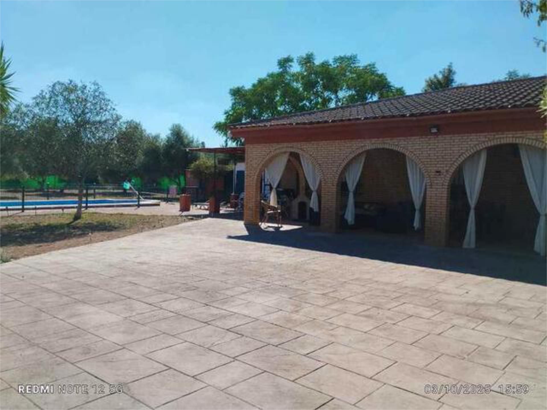 Casa adosada en venta en Carmona con Jardín privado, Terraza y Trastero
