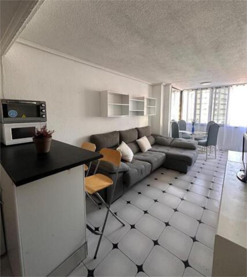 Apartament de lloguer a Castillejos - Cuzco Sala d'estar de Apartament de lloguer en  Madrid Capital amb Terrassa i Piscina