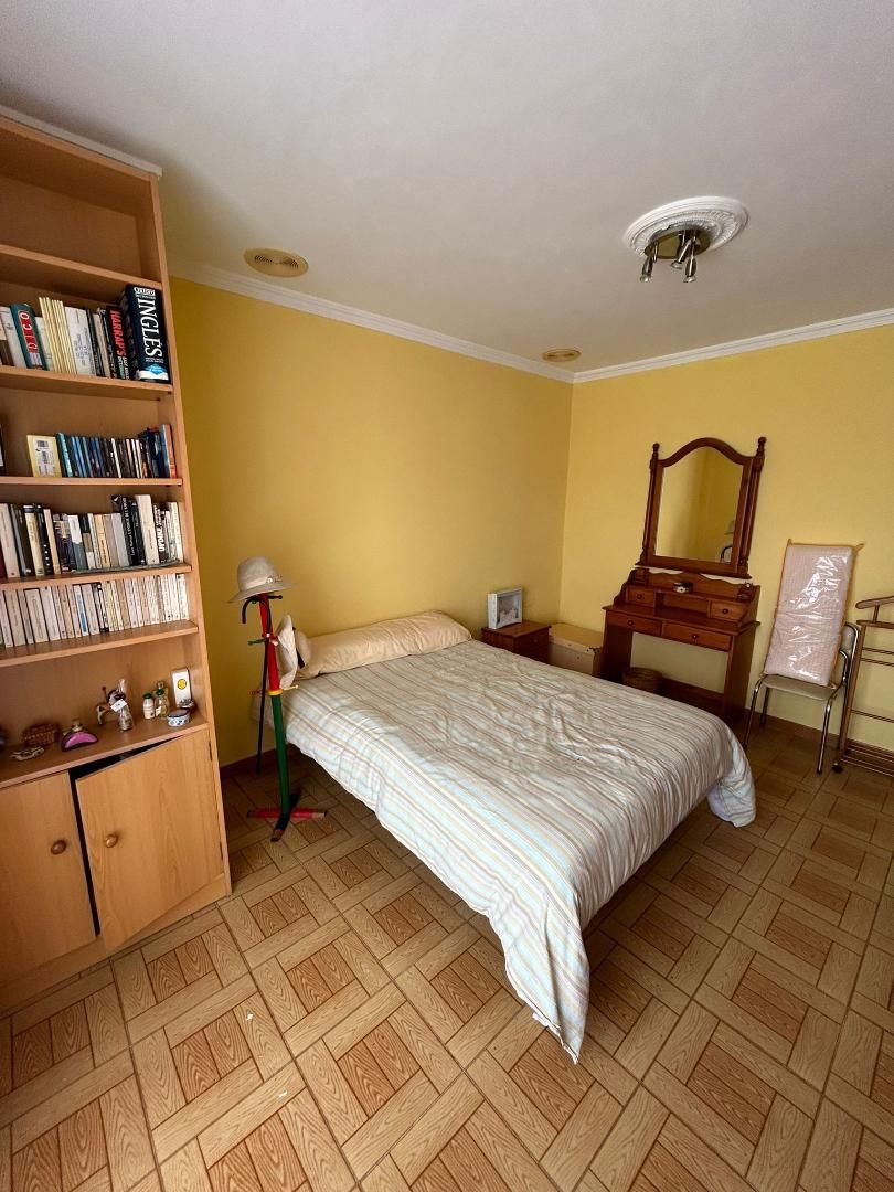 Bedroom of Flat to share in Xove  with Heating, Private garden and Parquet flooring