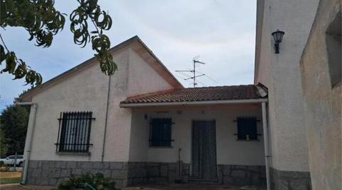 Foto 3 de Casa adosada en venda a Sanchidrián, Ávila