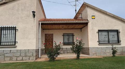 Foto 4 de Casa adosada en venda a Sanchidrián, Ávila