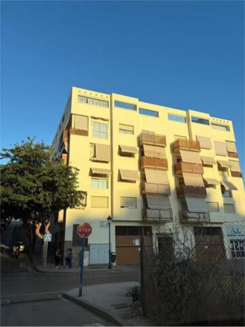 Vista exterior de Garatge de lloguer en Estepona