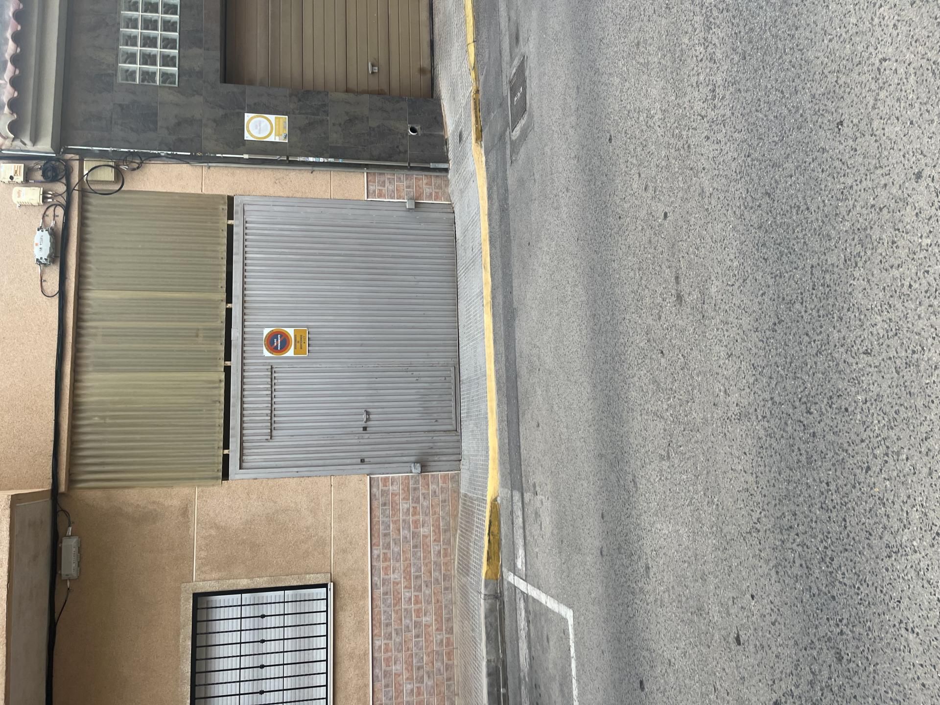 Parkplatz von Garage miete in Los Montesinos
