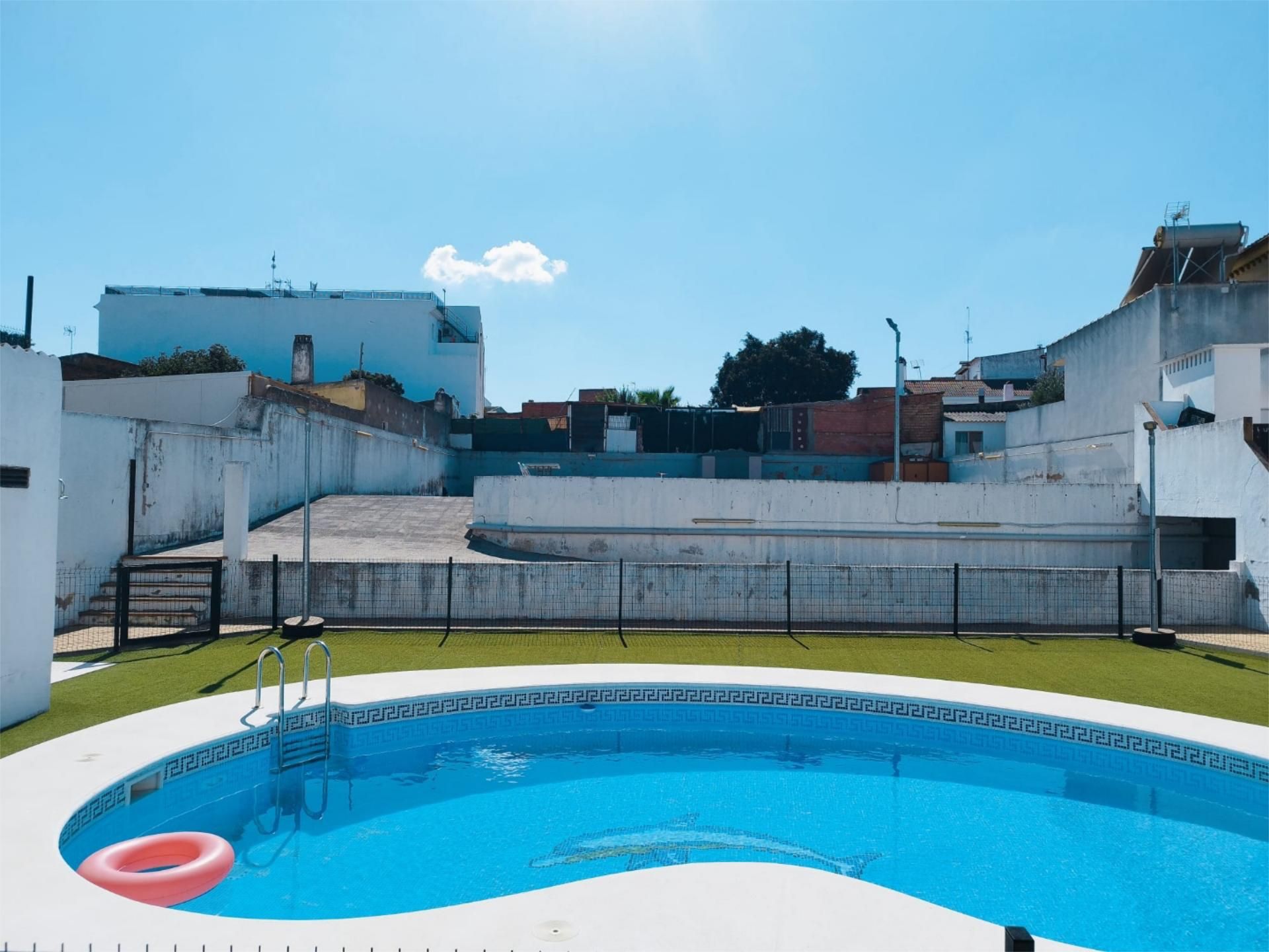Swimming pool of Single-family semi-detached for sale in San Bartolomé de la Torre  with Air Conditioner, Terrace and Balcony