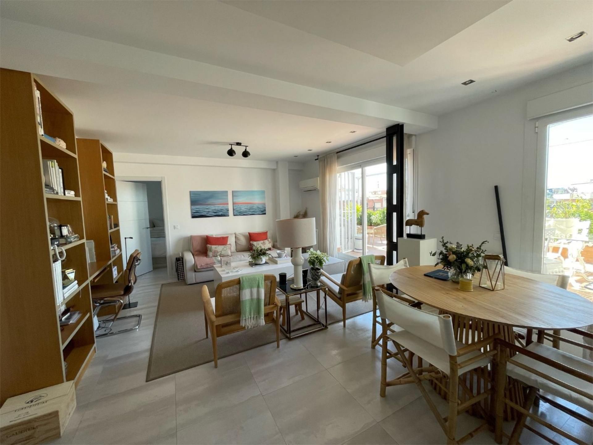 Sala d'estar de Àtic de lloguer en  Madrid Capital amb Aire condicionat, Calefacció i Terrassa