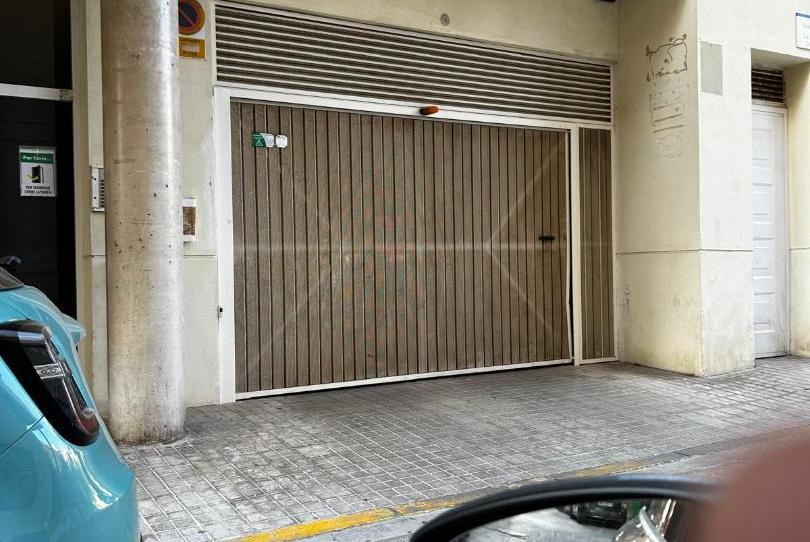 Garage to rent in Carrer Pobla Vallbona, 6, Centro Puerto, Valencia - image 1 Photo 1 of Garage to rent in Carrer Pobla Vallbona, 6, Centro Puerto, Valencia