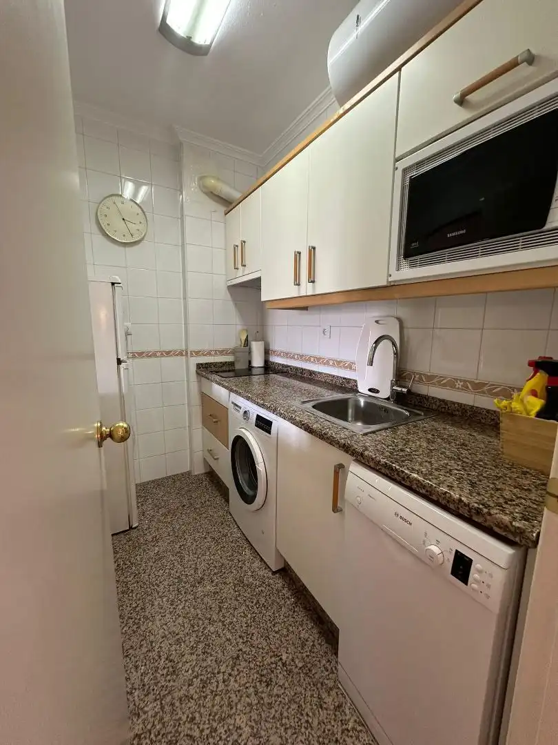 Apartament de lloguer a Calle Luis de Morales, 1, La Buhaira Cuina de Apartament de lloguer en Sevilla amb Aire condicionat, Terrassa i Moblat