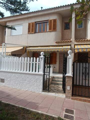 Casa adosada en Alquiler en Calle Monte de Santa Pola, 35 en Monte Faro - Altomar II