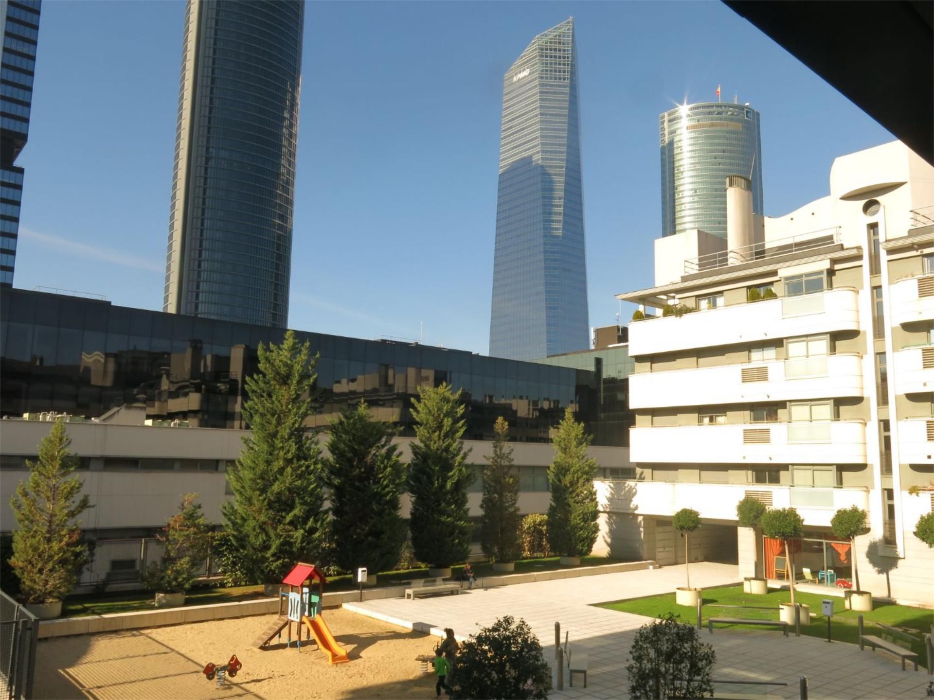 Flat to rent in Calle de Mauricio Legendre, 45, Castilla