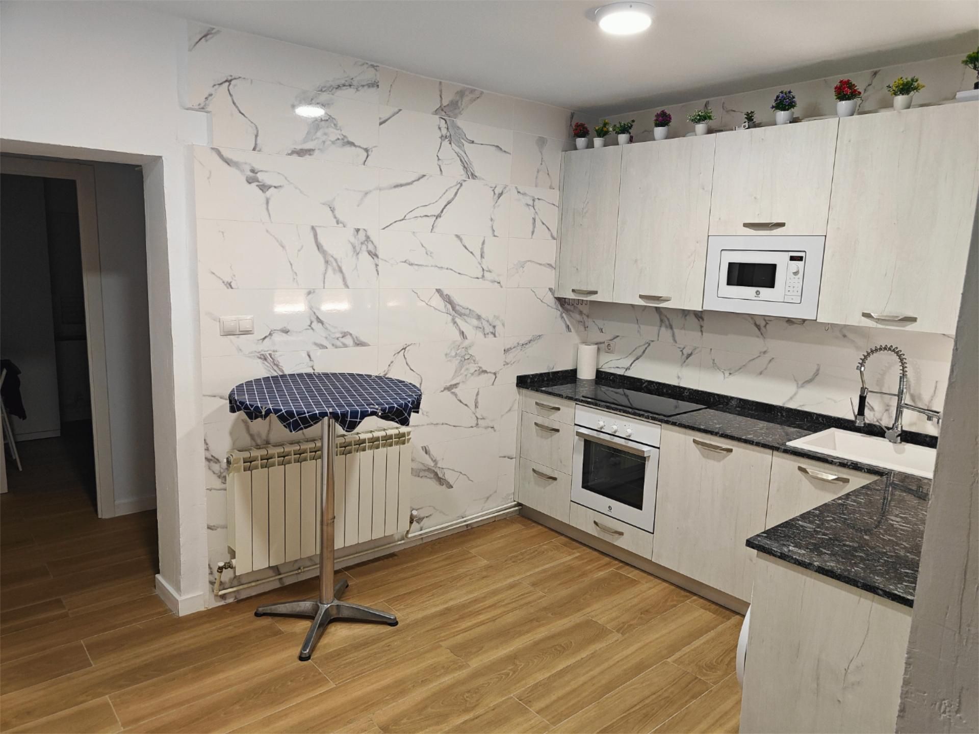 Flat to share in Calle Alcalde Marcelo Fernández Nieto, 21, Garrido Norte