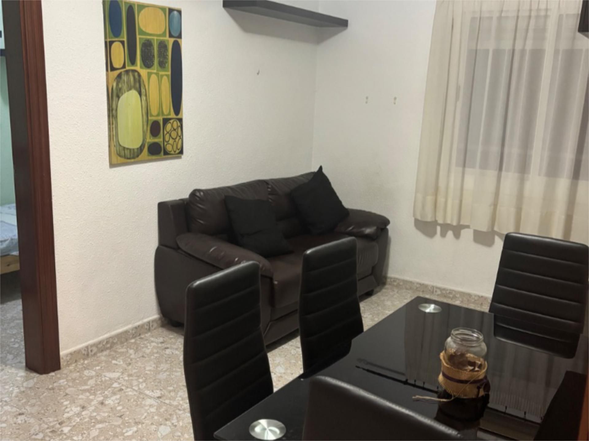 Sala d'estar de Pis de lloguer en Esplugues de Llobregat amb Aire condicionat