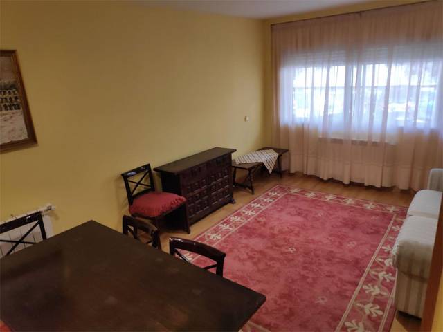 Piso en Alquiler en Calle Isla de la Toja, 5 en Parque de la Coruña - Las Suertes