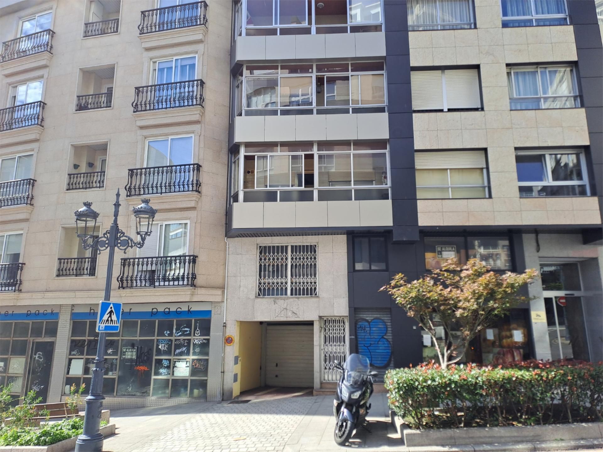 Exterior view of Garage to rent in Vigo 