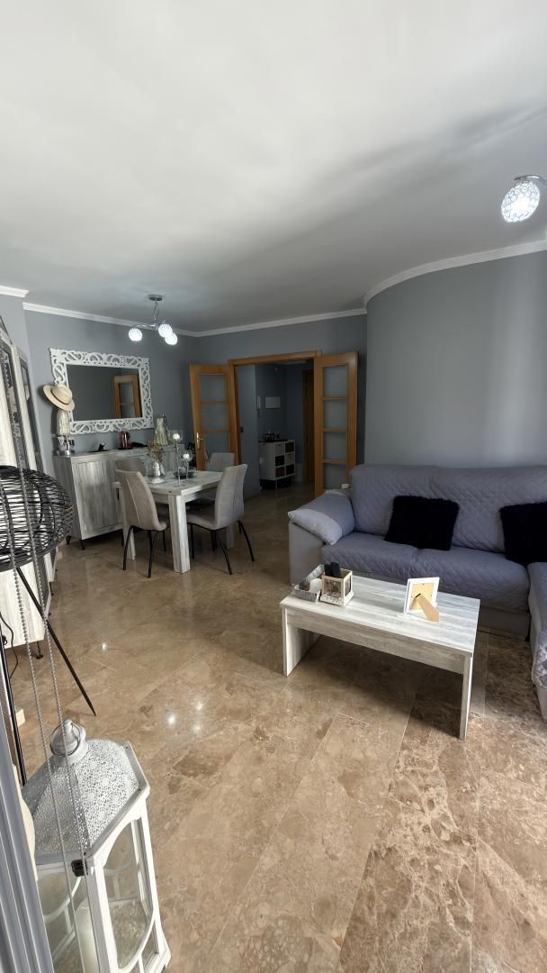 Sala d'estar de Pis en venda en  Ceuta Capital amb Terrassa, Moblat i Balcó