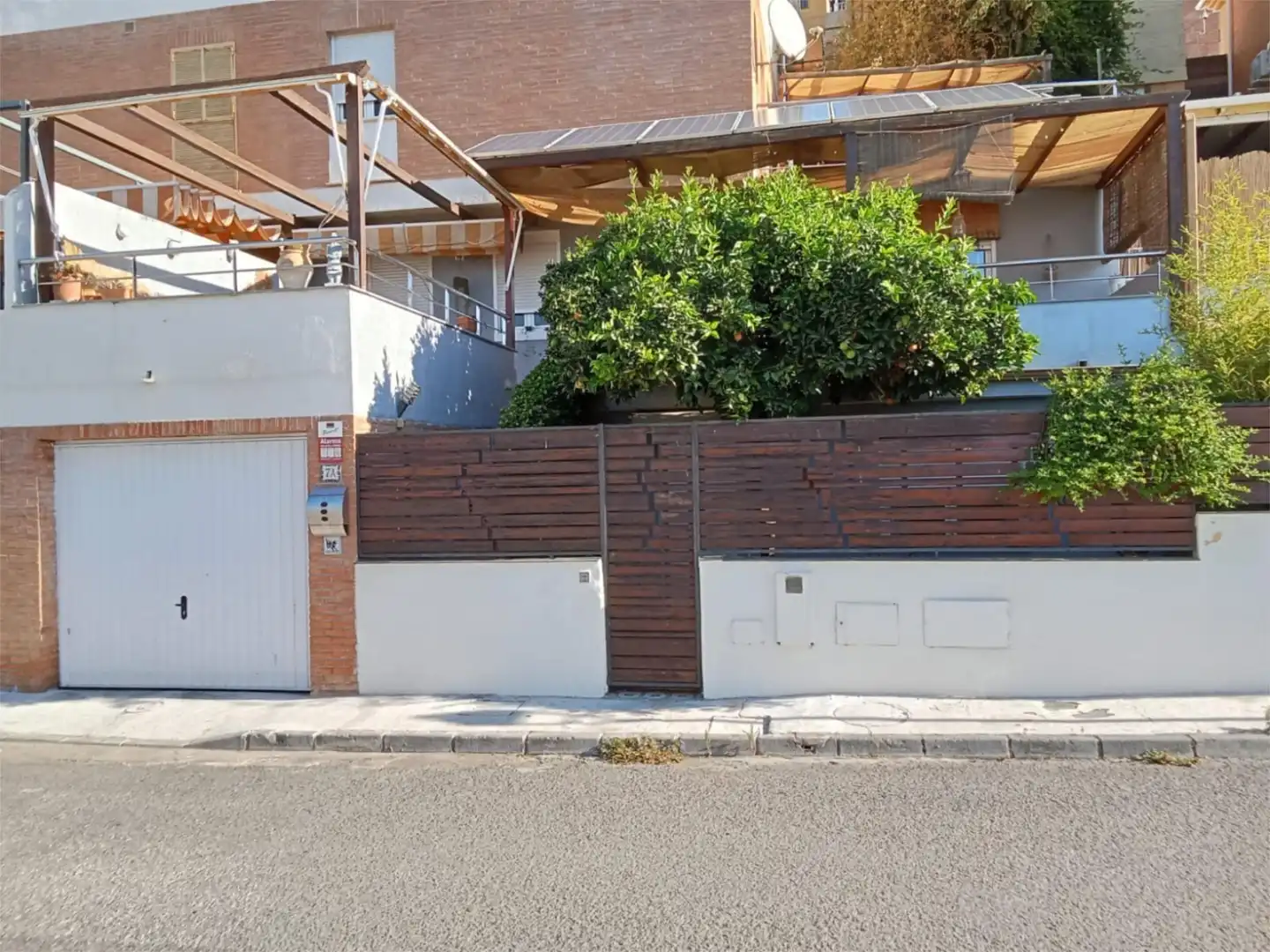 Casa o chalet en venta en Calle Cerro del Oro, 110, Cenes de la Vega Vista exterior de Casa o chalet en venta en Cenes de la Vega con Aire acondicionado, Calefacción y Jardín privado