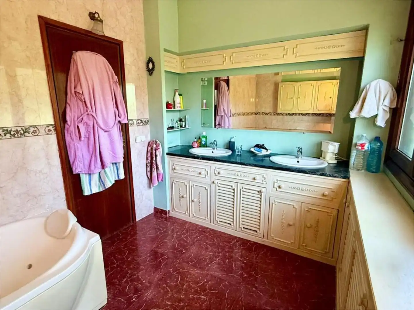 Bathroom of Houses for sale in Pozuelo de Alarcón  with Air Conditioner, Heating and Private garden