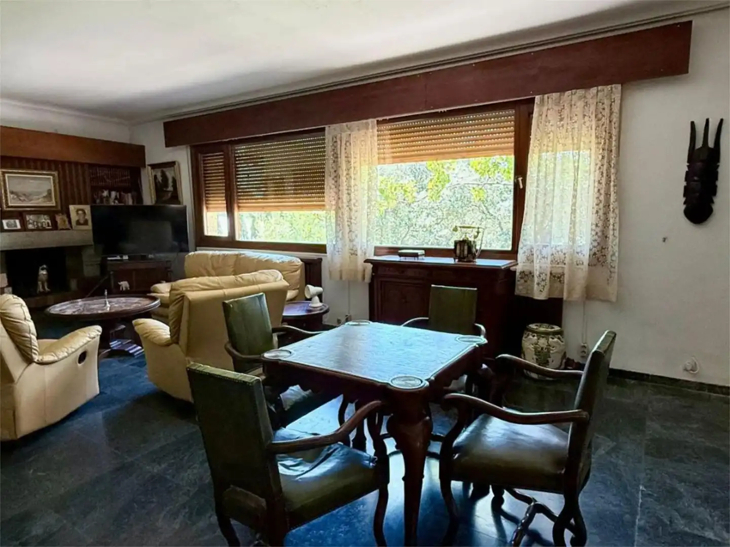 Living room of Houses for sale in Pozuelo de Alarcón  with Air Conditioner, Heating and Private garden
