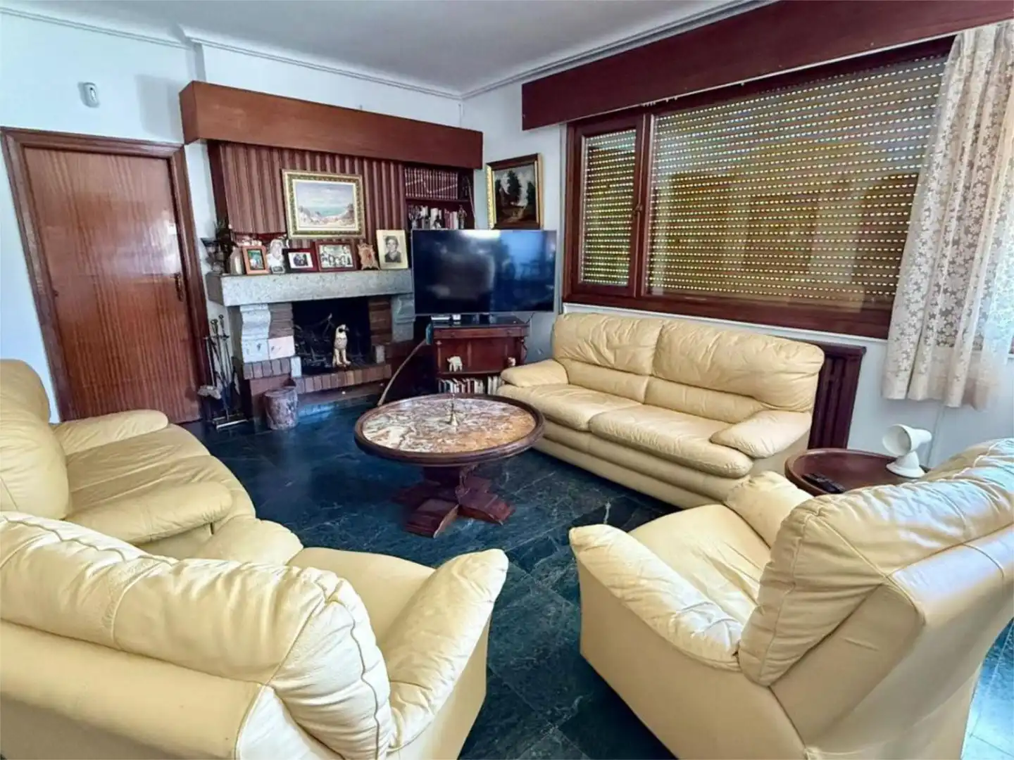 Living room of Houses for sale in Pozuelo de Alarcón  with Air Conditioner, Heating and Private garden