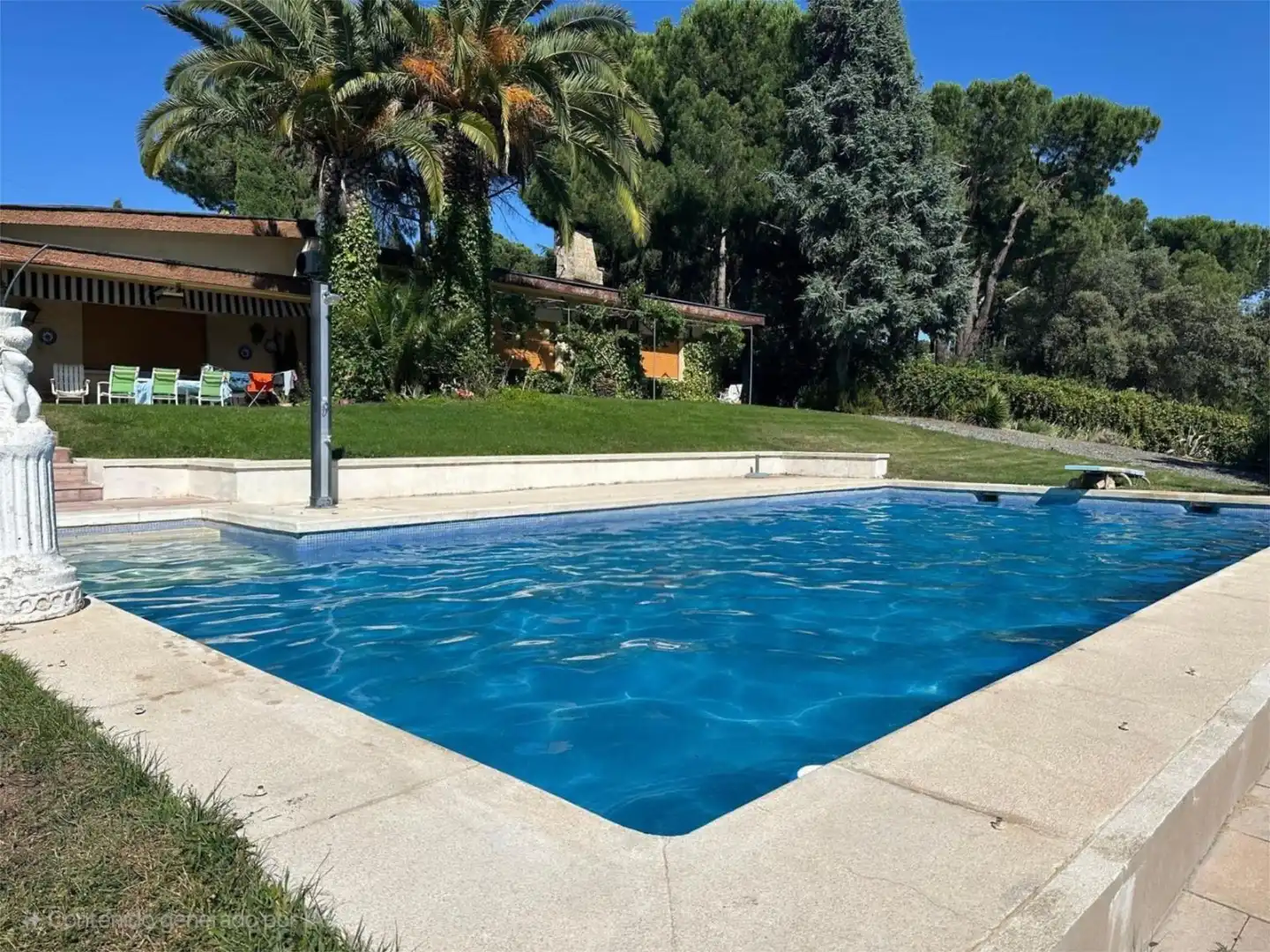 Swimming pool of Houses for sale in Pozuelo de Alarcón  with Air Conditioner, Heating and Private garden