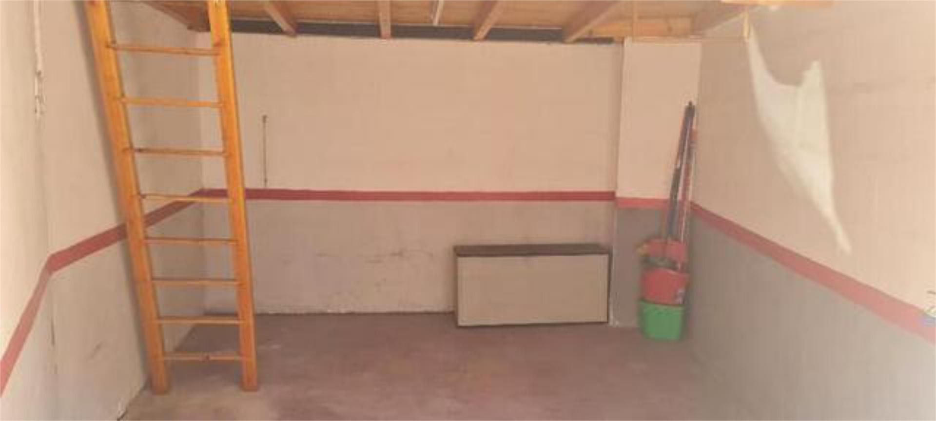 Box room to rent in Santander