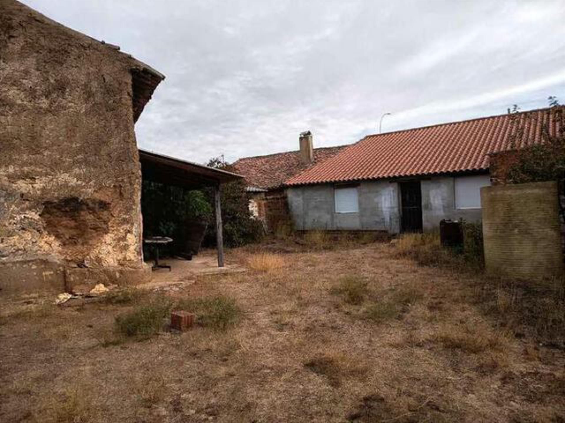 House or chalet for sale in Laguna de Negrillos  with Terrace and Storage room