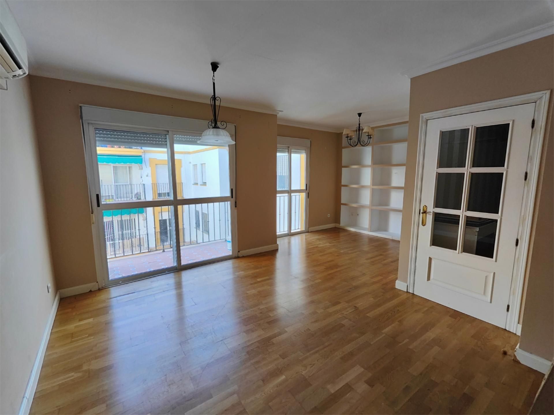 Living room of Flat for sale in Los Palacios y Villafranca  with Air Conditioner, Terrace and Balcony