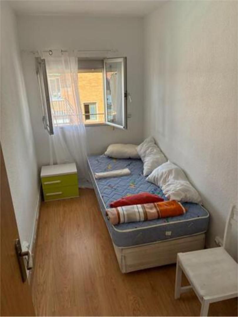 Dormitori de Apartament de lloguer en  Madrid Capital