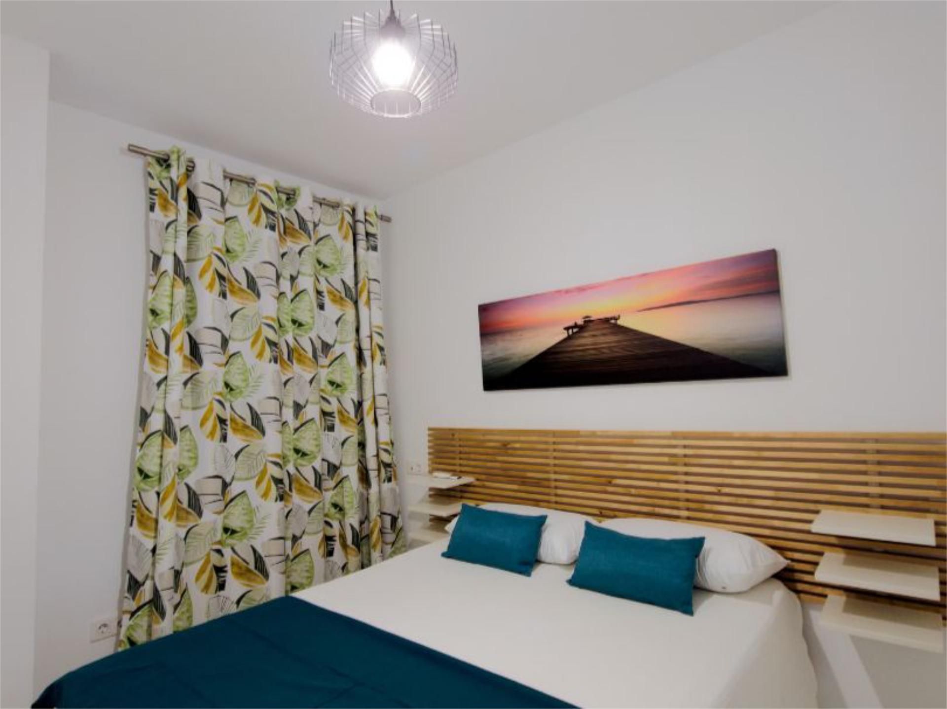 Habitación de Piso de alquiler en Camas con Aire acondicionado, Calefacción y Amueblado