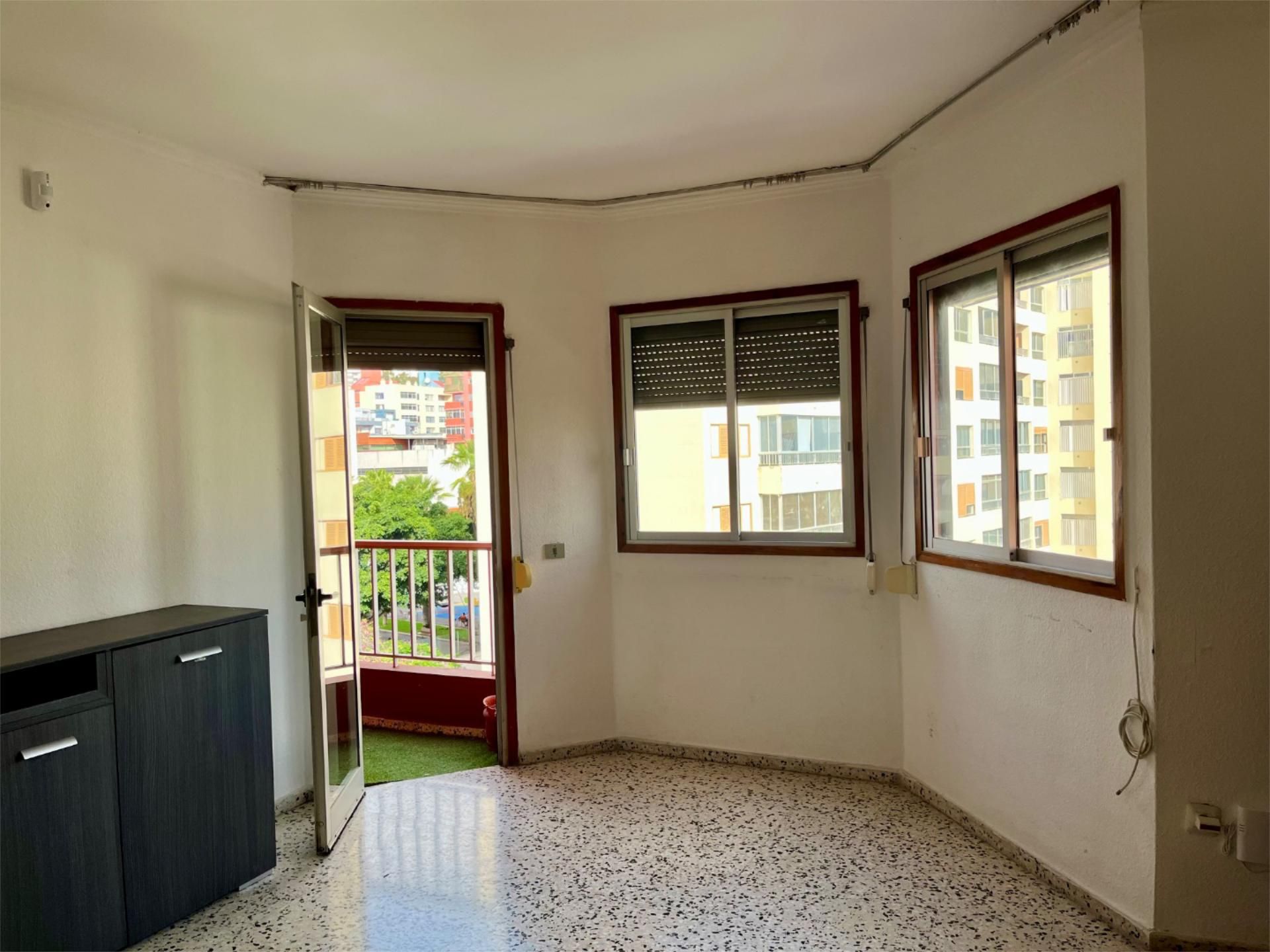 Bedroom of Flat for sale in  Santa Cruz de Tenerife Capital  with Balcony