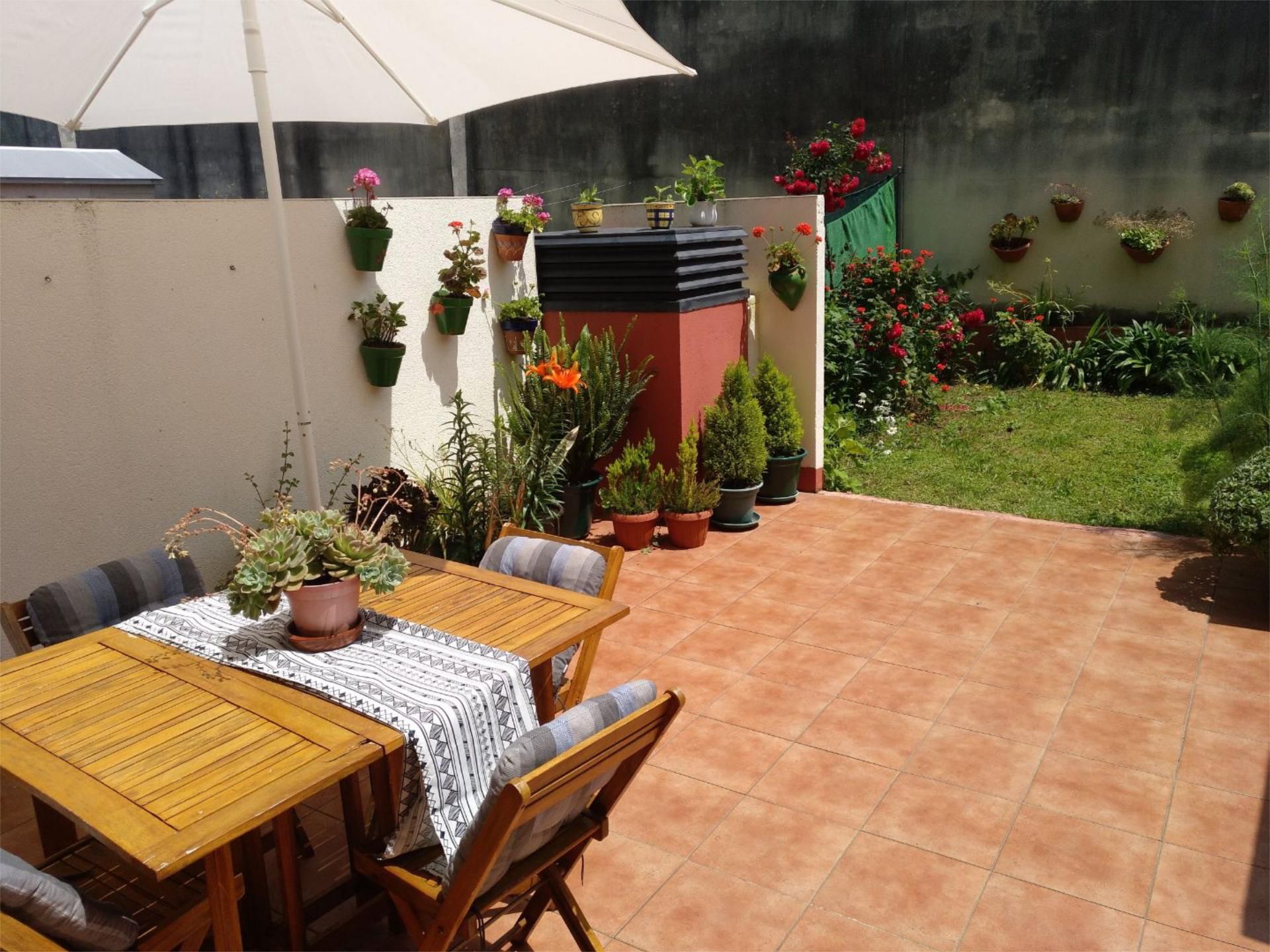 Terraza de Piso de alquiler en Santiago de Compostela  con Calefacción, Jardín privado y Parquet