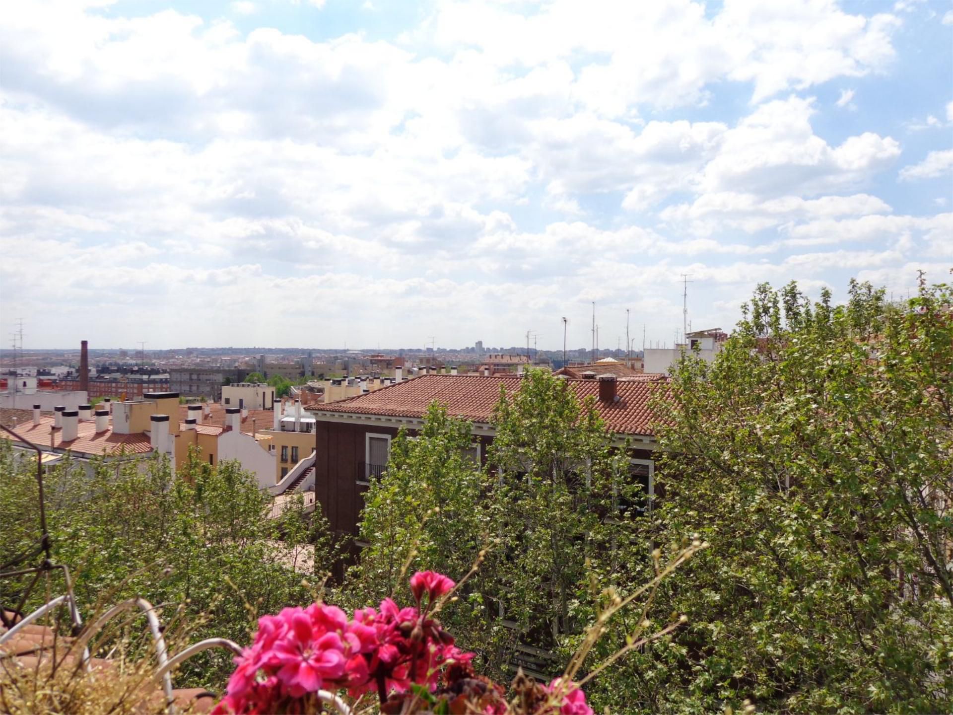 Exterior view of Flat to rent in  Madrid Capital  with Air Conditioner