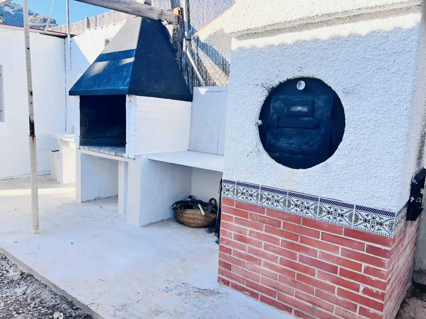 Vista exterior de Casa o xalet en venda en Orihuela amb Aire condicionat, Calefacció i Jardí privat