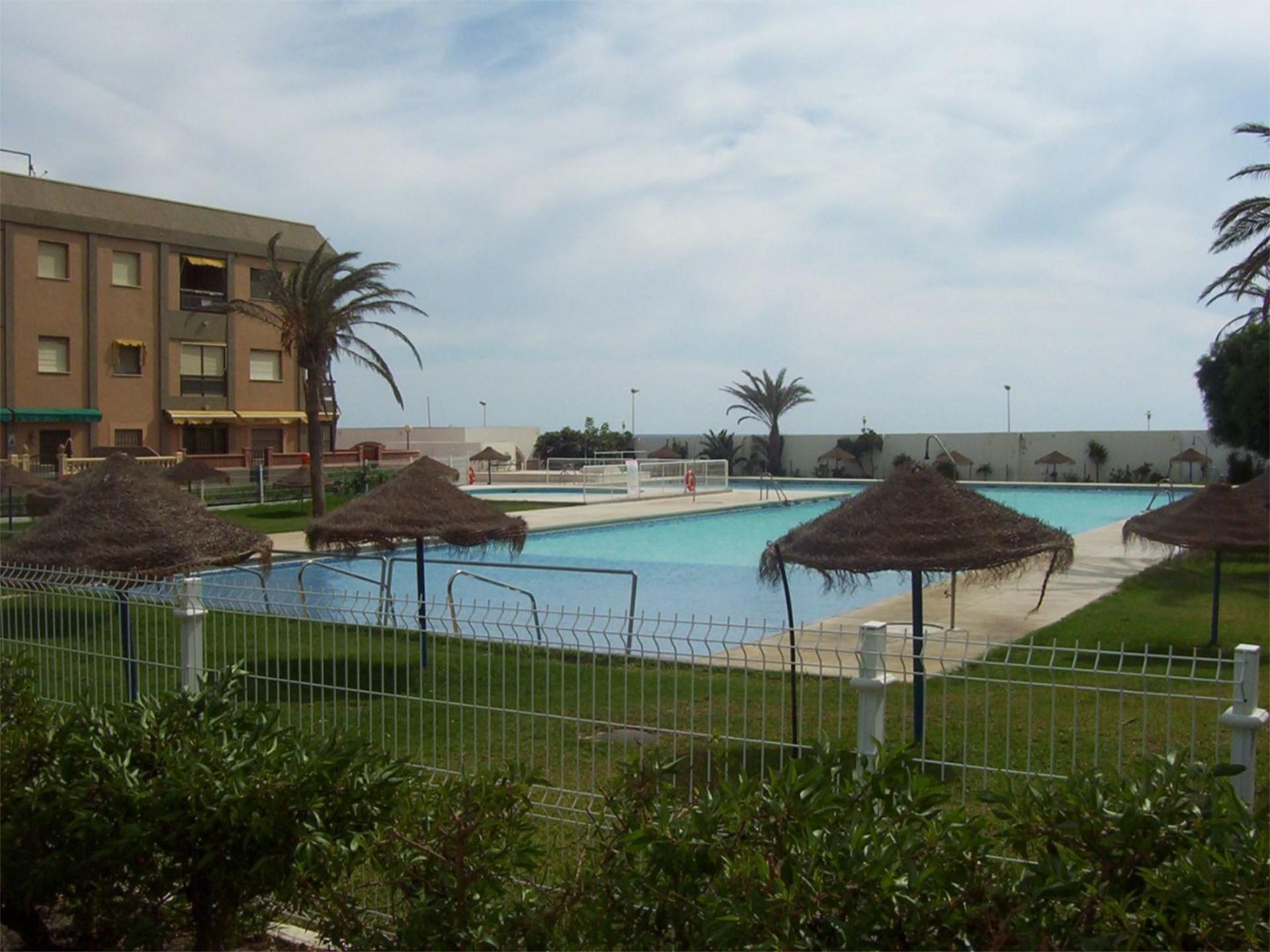 Flat to rent in Camino del Pueblo, 16, Retamar Swimming pool of Flat to rent in  Almería Capital  with Swimming Pool, Furnished and Community parking